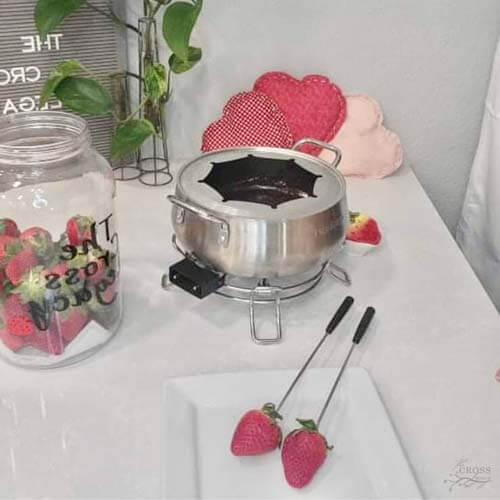Valentine’s Day Traditions – Recipe for Fondue at Home