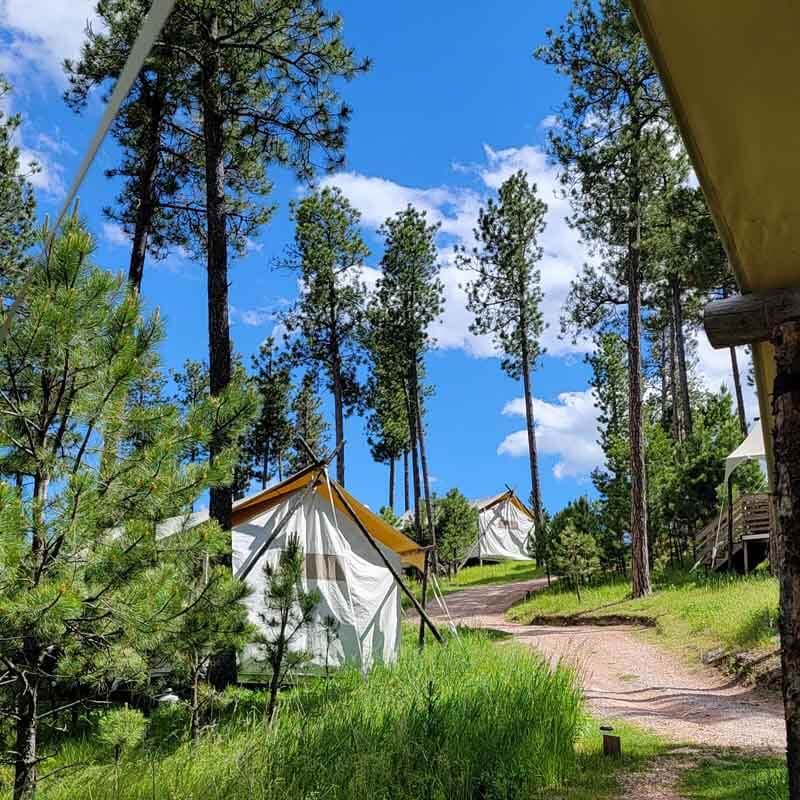 Under-Canvas-glamping-camp-ground